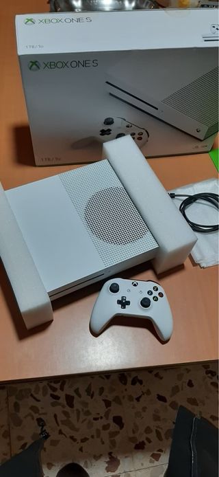 Xbox One S 1TB Blanca Casi Nueva