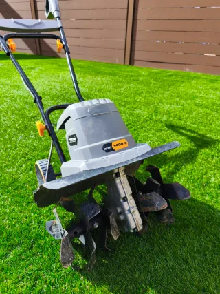 Motoazada eléctrica Titan