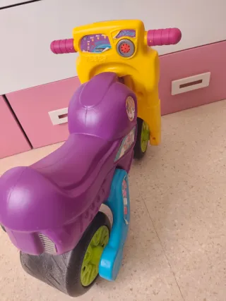 Moto infantil correpasillos