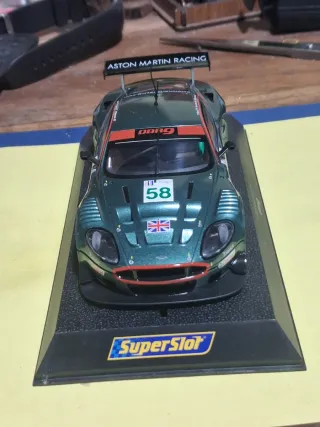 Lote subaro i aston martin