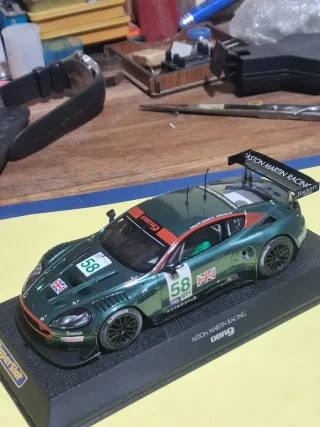 Lote subaro i aston martin