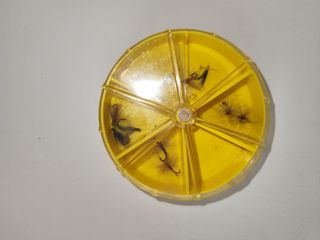 Material de pesca, mayoria sin abrir