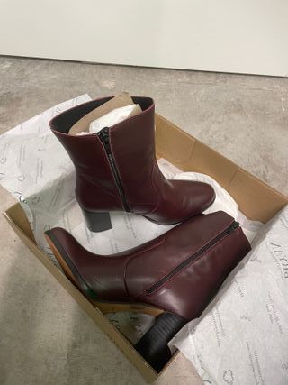 Botas de piel burdeos T39 sin estrenar