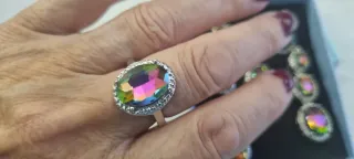 Conjunto collar,pendiente, anillo piedras multicol