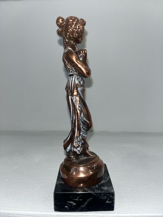 Figuras Bronce y Resina Mujer Griega