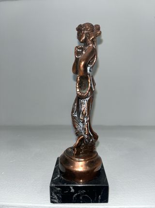 Figuras Bronce y Resina Mujer Griega