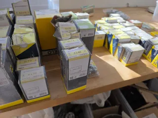 Lote tornillos, clavos etc. varios tamaños
