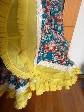 Vestido Flamenca Multicolor con Volantes