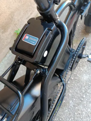 Bicicleta eléctrica plegable fatbike.