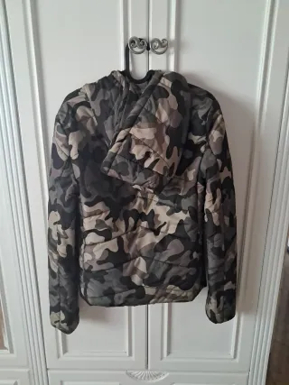 Cazadora mujer color camuflaje nueva