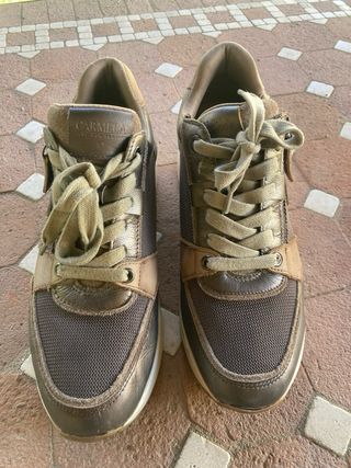 Botín cuña marrón y dorado cobre