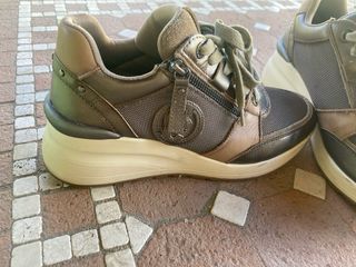 Botín cuña marrón y dorado cobre