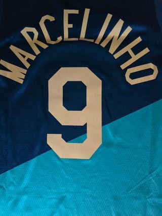 camiseta de marcelinho de brasil (L)