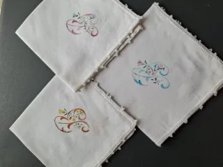 Tre tovaglioli artigianali