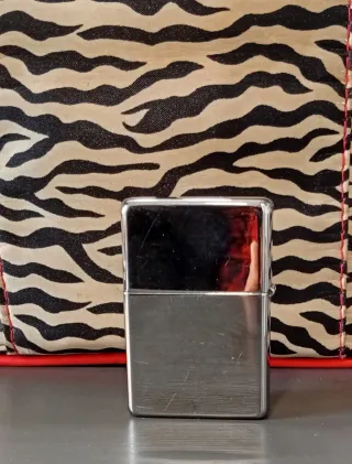 Zippo Original 2009 + Espositore per 2 accendini