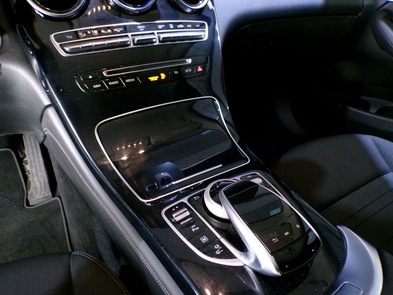 Mercedes-Benz GLC 2017, foto 30