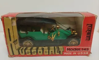 Russobalt C24/40 Modelo 1:43 Metal