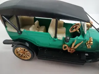 Russobalt C24/40 Modelo 1:43 Metal