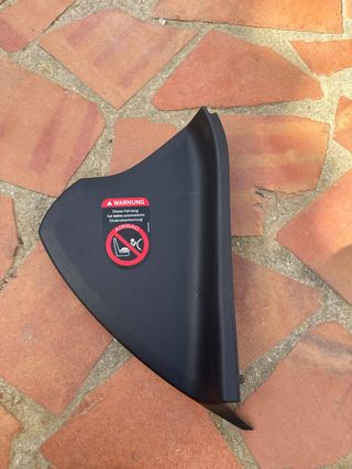 Tapa salpicadero lateral