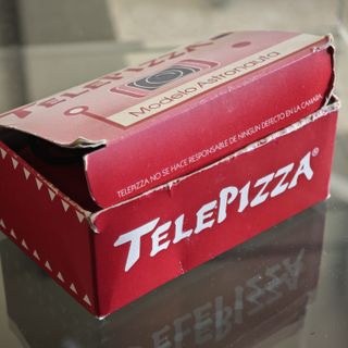 Cámara 35mm Telepizza x Coca-Cola Retro