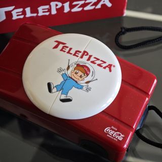 Cámara 35mm Telepizza x Coca-Cola Retro