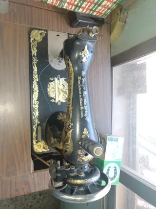 Máquina de coser Singer antigua