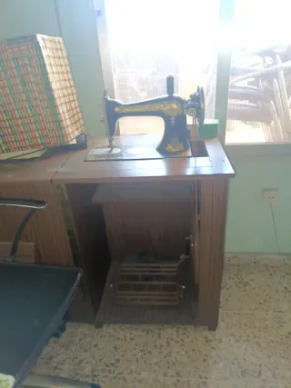 Máquina de coser Singer antigua