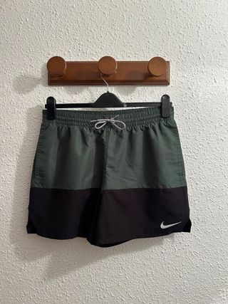 *Bañador verde y negro talla L Nike