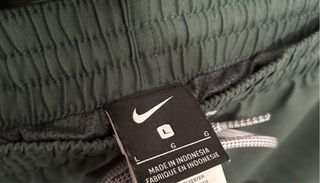 *Bañador verde y negro talla L Nike