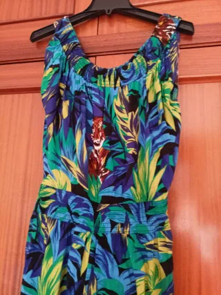 Lote 2 vestidos:  1 mono