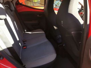 TOYOTA AYGO 1.0i 70 CV PLAY AUTOMATICO