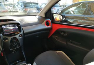 TOYOTA AYGO 1.0i 70 CV PLAY AUTOMATICO