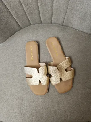 Sandalias FEEBIT.ER Beige y Doradas