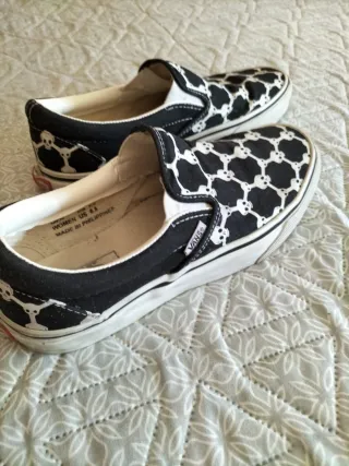 Vans slip on calaveras