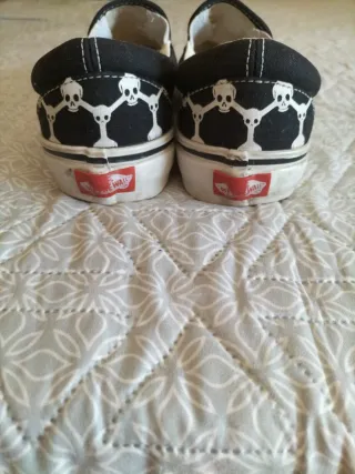 Vans slip on calaveras