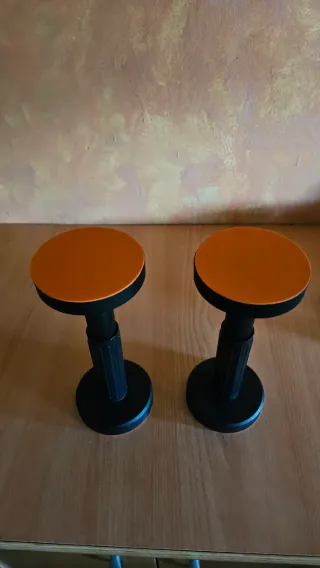 Soportes ajustables en altura para muebles