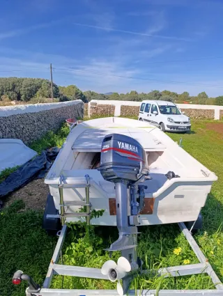 Barca 4 metros con motor Yamaha 25CV