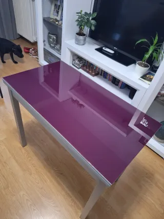 Mesa de comedor cristal morado y blanco