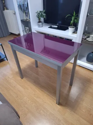 Mesa de comedor cristal morado y blanco