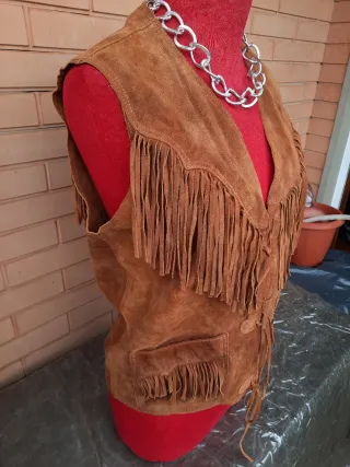 Gilet con frange in camoscio