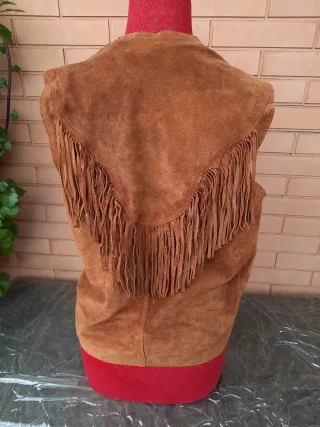 Gilet con frange in camoscio