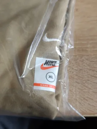 Camiseta de manga larga Nike usa sin abrir