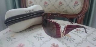 Nuove occhiali da sole marrone carey dorati Vogue