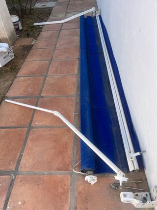 TOLDO 3,57 m x 1,50 m eléctrico.