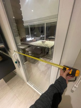 Puerta oscilobatiente