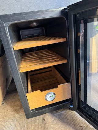 Nevera para mantener puros