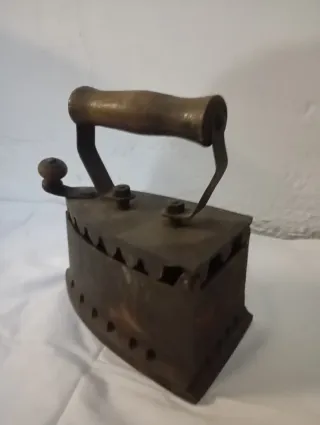 Plancha de hierro antigua