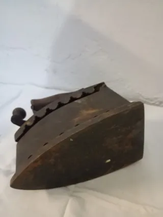 Plancha de hierro antigua