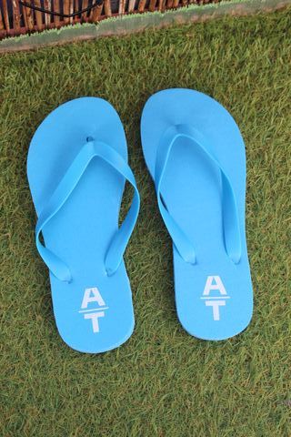 Chanclas tipo Hawaianas. Sin marca. Talla S/M