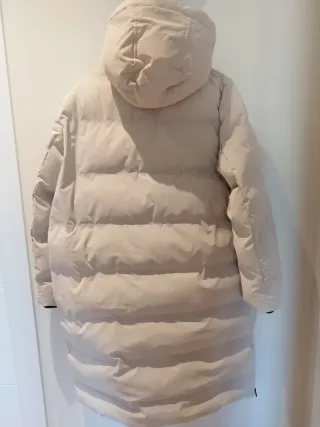 Anorak blanc amb caputxa